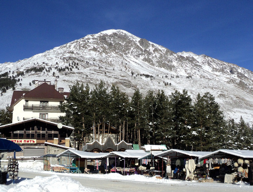 Поляна Чегет в Приэльбрусье, Кабардино-Балкария, 27 декабря 2012 г. Фото Луизы Оразаевой для "Кавказского узла"