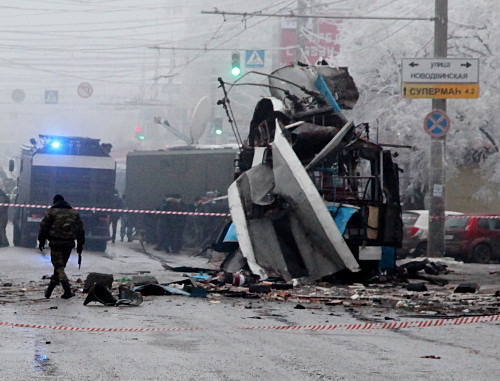 Волгоград, 30 декабря 2013 г. Взорванный троллейбус у остановки "Качинский рынок". Фото пресс-службы аппарата Главы Правительства Волгоградской области, http://www.volganet.ru