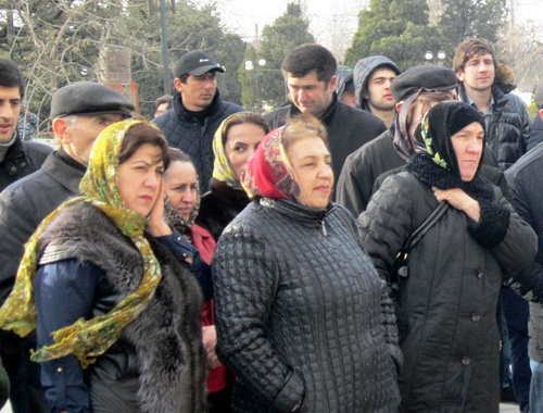 Участники митинга, организованного членами "Общества застройщиков Дагестана". Махачкала, 30 марта 2014 г. Фото Андрея Меламедова для "Кавказского узла"