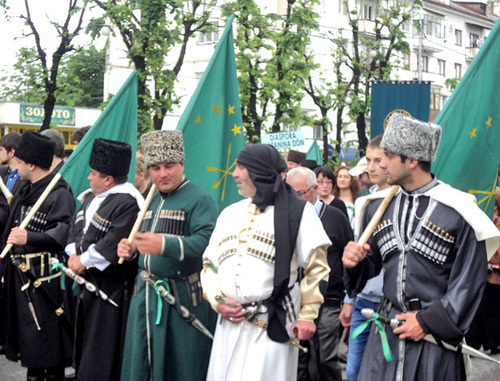 Шествие по проспекту Ленина в Нальчике. 21 мая 2014 г. Фото Луизы Оразаевой для "Кавказского узла"