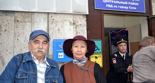 пенсионеры Дончи-оол в отделе полиции и в УЛПХ. Фото Светланы Кравченко для т"Кавказского узла"