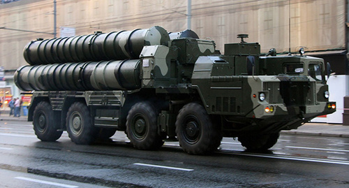 С-300 на репетиции Парада Победы Фото Vitaly V. Kuzmin -https://ru.wikipedia.org/wiki/С-300#/media/File:S-300_-_2009_Moscow_Victory_Day_Parade_(2).jpg