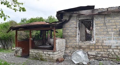 разрушенной дом в Агдамском районе Азербайджана. Фото © Sputnik / Murad Orujov
 https://ru.sputnik.az/karabakh/20170830/411639689/karabah-obstrel-pulemety-okkupirovannye-zemli.html