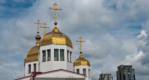 Храм Михаила Архангела в Грозном. Фото Краснов Сергей  https://ru.wikipedia.org/wiki/Храм_Михаила_Архангела_(Грозный)#/media/File:Hram-mihail-arhangel(Grozniy).jpg