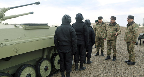 Боевая техника в прифронтовой зоне Азербайджана. Фото https://mod.gov.az/ru/foto-arhiv-045/?gid=25359