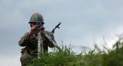 На линии соприкосновения в Нагорном Карабахе. Фото: REUTERS/Staff