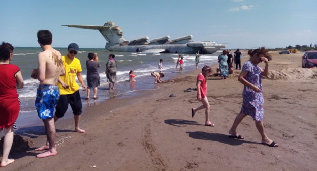 Дербент самолет на пляже