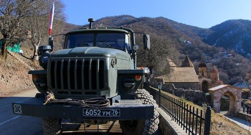 Грузовик российских миротворцев в Кельбаджарском (Карвачарском) районе. Фото Азиза Керимова для "Кавказского узла".