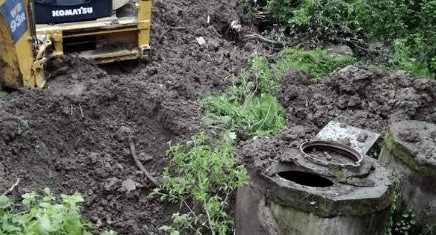 Поврежденный водоотвод в поселке Вардане Лазаревского района Сочи  Фото instagram.com/mup_vodokanal_sochi