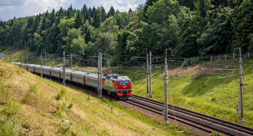 Поезд дальнего следования. Фото: пресс-служба ОАО "РЖД" https://company.rzd.ru/ru/9407/page/68650?id=20326