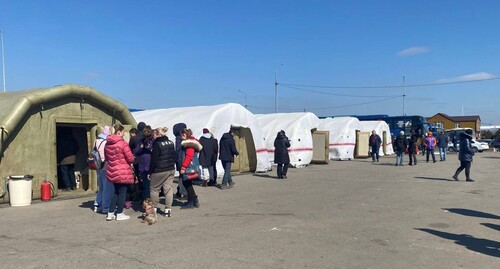 Беженцы с Донбасса в Ростовской области. Фото: пресс-служба Главного управления МЧС России по Ростовской области. https://t.me/mchs_rostov/809