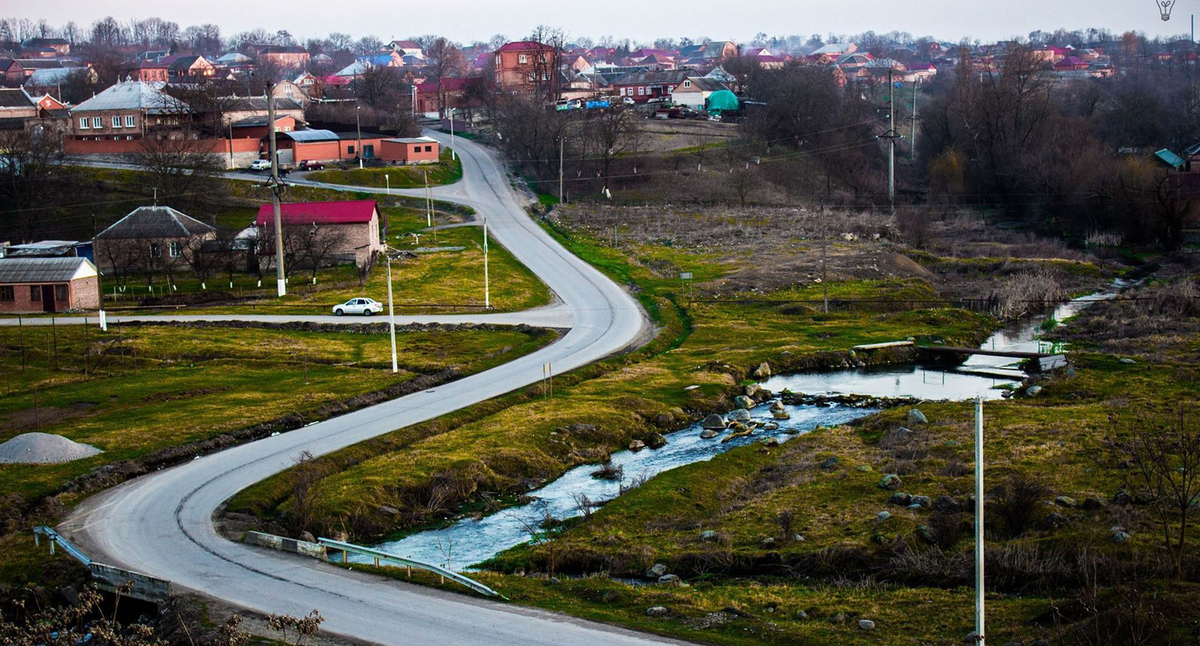 Река Назранка. Гамурзиевский административный округ города Назрань, Ингушетия. Фото Адам Сагов https://commons.wikimedia.org/wiki/Category:Ingushetia