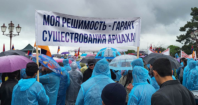 Митинг сторонников экс-главы Армии обороны и бывшего секретаря  Совбеза Нагорного Карабаха Самвела Бабаяна в Степанакерте. Нагорный Карабах. 15 мая 2023 г. Фото Алвард Григорян для "Кавказского узла"