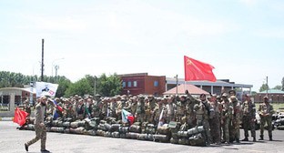 Группа бойцов перед вылетом из Грозного на Украину. 13 июня 2024 г. Фото: "Грозный Информ" https://grozny-inform.ru