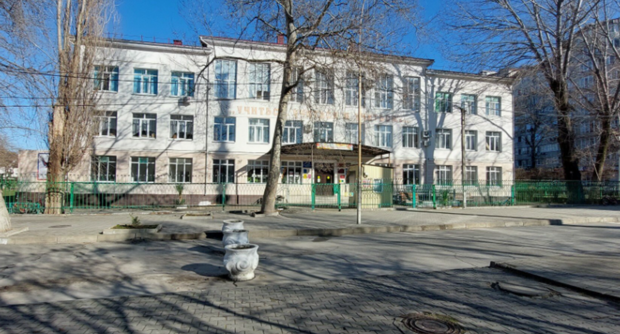 Школа №5 в Анапе. Скриншот фото с сервиса "Яндекс.Карты" https://yandex.com/maps/org/srednyaya_obshcheobrazovatelnaya_shkola_5_imeni_k_solovyanovoy/1801834090/panorama/?ll=37.332636%2C44.901535&panorama%5Bdirection%5D=72.100000%2C10.000000&panorama%5Bfull%5D=true&panorama%5Bpoint%5D=37.331985%2C44.901370&panorama%5Bspan%5D=117.585778%2C60.000000&z=16 Школа №5 в Анапе. Скриншот фото с сервиса "Яндекс.Карты" https://yandex.com/maps/org/srednyaya_obshcheobrazovatelnaya_shkola_5_imeni_k_solovyanovoy/1801834090/panorama/?ll=37.332636%2C44.901535&panorama%5Bdirection%5D=72.100000%2C10.000000&panorama%5Bfull%5D=true&panorama%5Bpoint%5D=37.331985%2C44.901370&panorama%5Bspan%5D=117.585778%2C60.000000&z=16