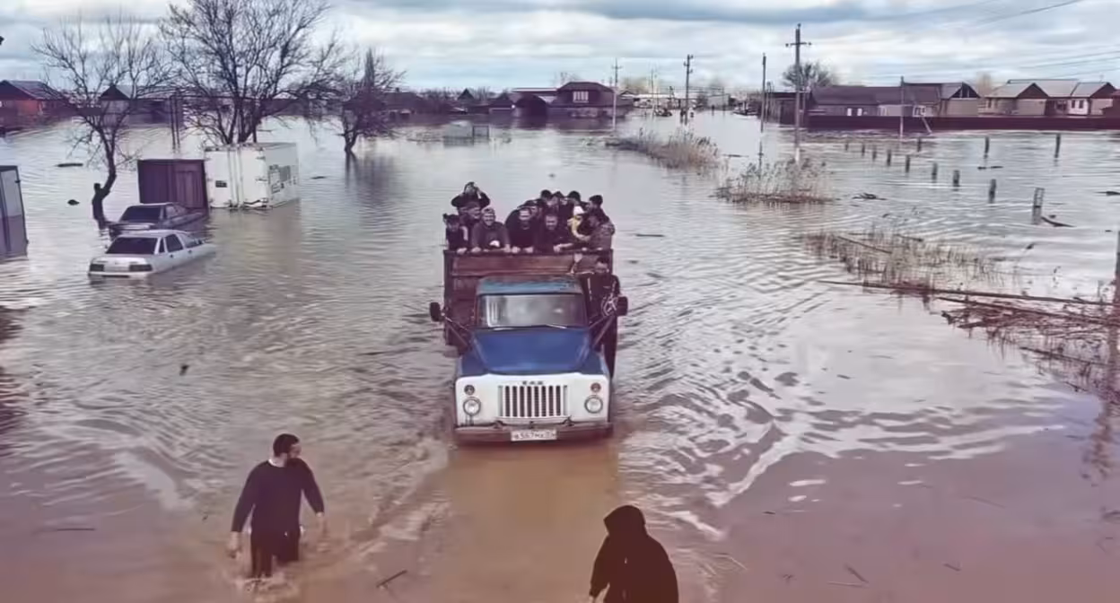 Последствия наводнения в селе Адильотар Хасавюртовского района. Стоп-кадр видео has.info Последствия наводнения в селе Адильотар Хасавюртовского района. Стоп-кадр видео has.info