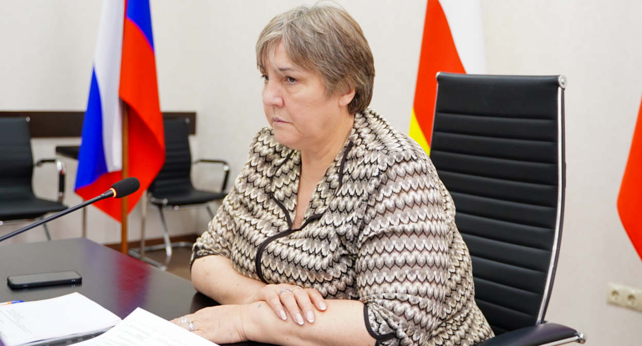 Лариса Туганова. Кадр видеосюжета ГТРК "Алания". Лариса Туганова. Кадр видеосюжета ГТРК "Алания".