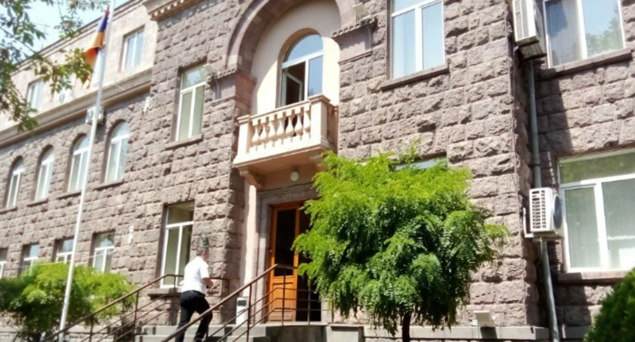 Центризбирком Армении. Скриншот фото https://politik.am/am/kyh-n-patrastvum-e-hertakan-yntrutyunnerin-vahagn-hovakimyan?utm_medium=organic&utm_source=yandexsmartcamera Центризбирком Армении. Скриншот фото https://politik.am/am/kyh-n-patrastvum-e-hertakan-yntrutyunnerin-vahagn-hovakimyan?utm_medium=organic&utm_source=yandexsmartcamera