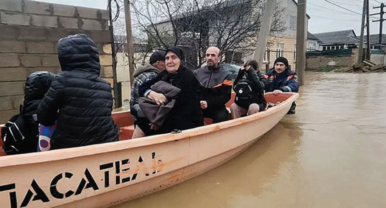 Наводнение в Дагестане. Скриншот видео МЧС РФ Наводнение в Дагестане. Скриншот видео МЧС РФ