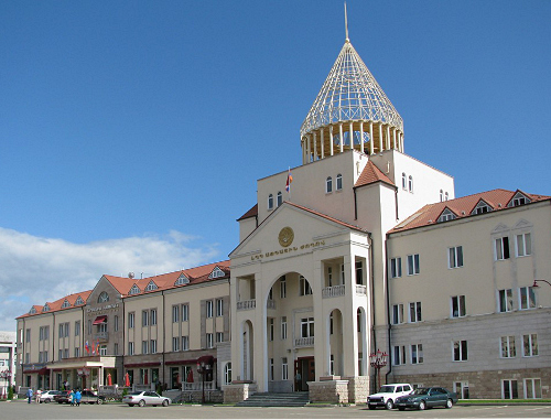 Здание Парламента НКР.